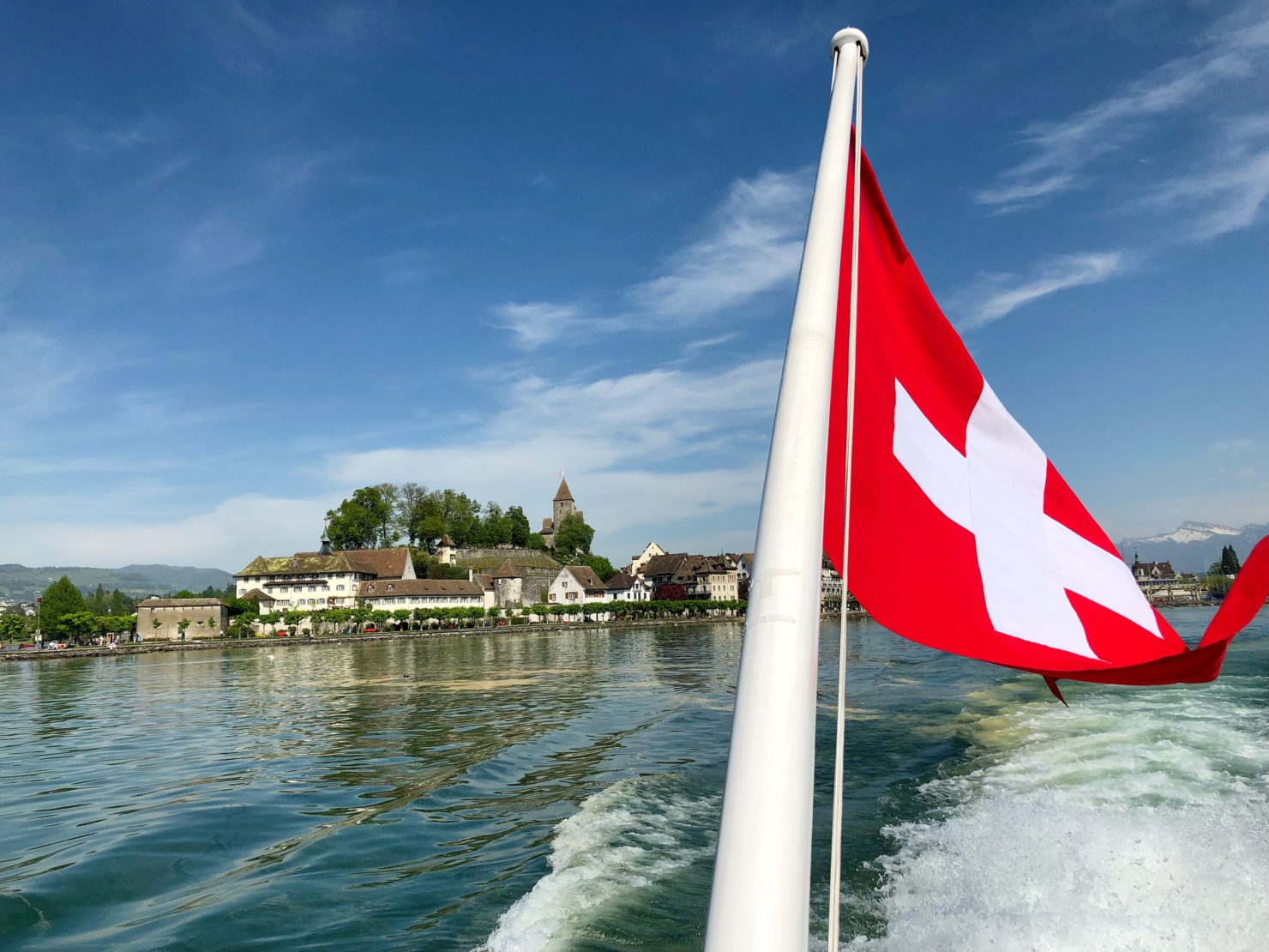 Schifffahrt auf dem Zürichsee: Von Rapperswil über die Insel Ufenau nach Zürich
