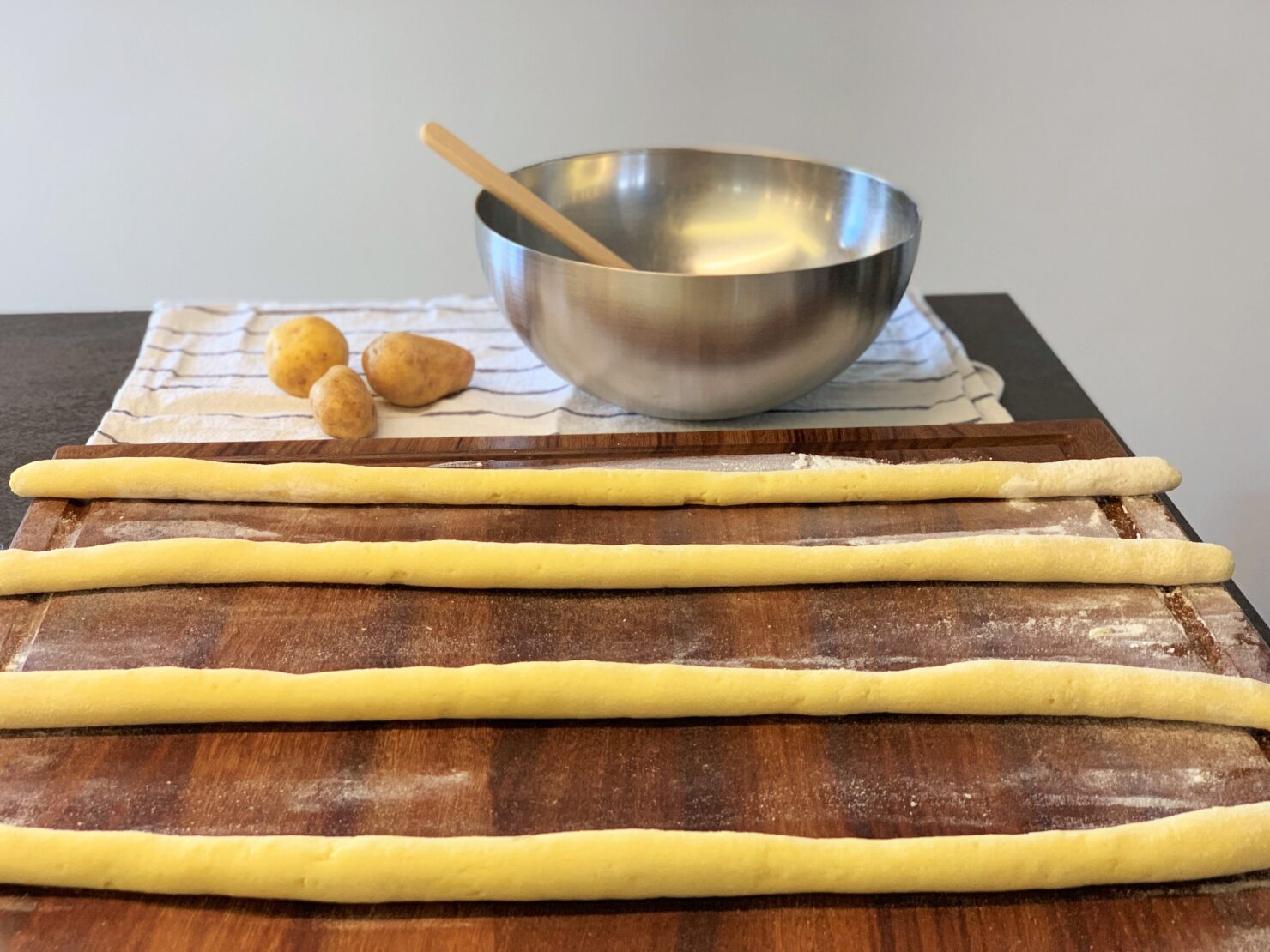 Hausgemachte Kartoffel-Gnocchi mit Butter und Salbei einfach und schnell gemacht
