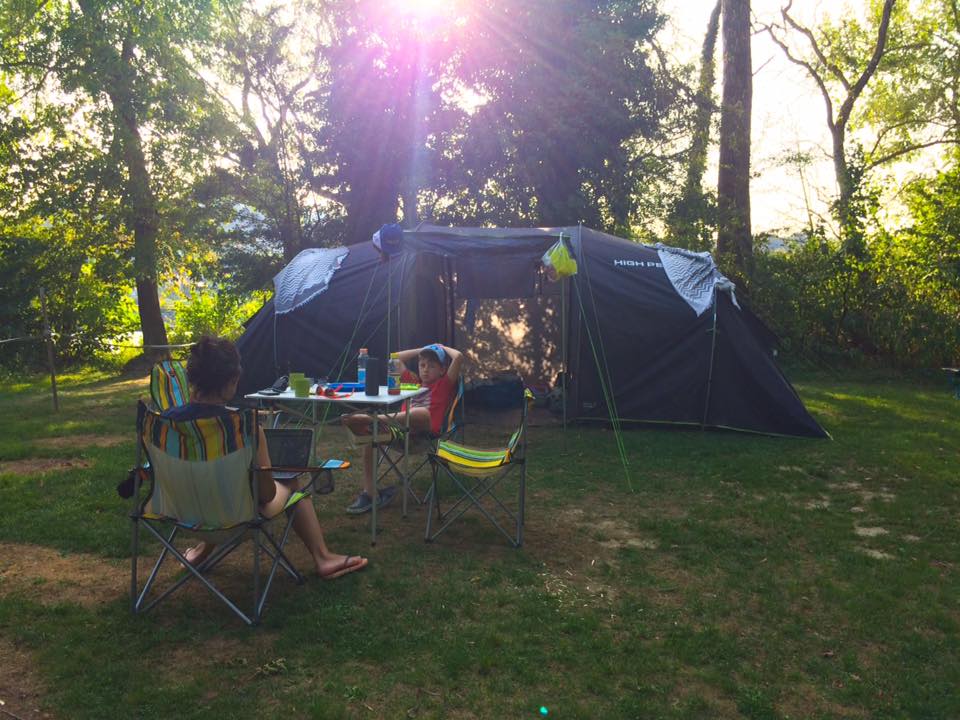 Zelten Campieren am Rhein