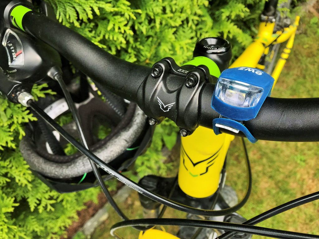 Kinder sichtbar und sicher auf dem Velo unterwegs auf dem Schulweg