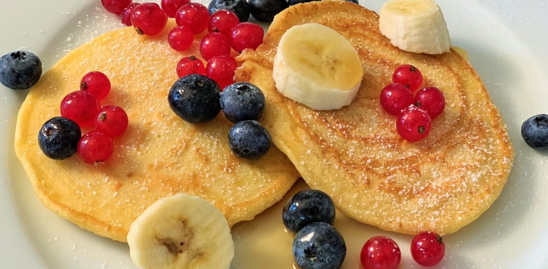 American Pancakes mit Beeren selber machen