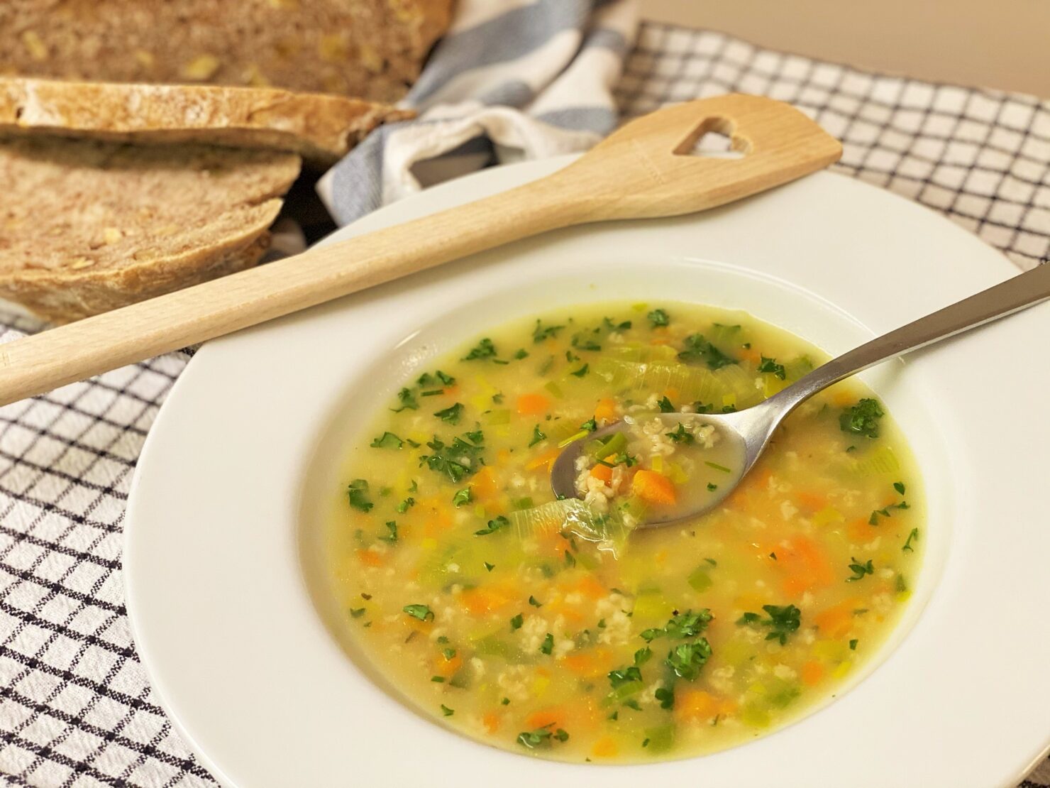 Gemüsesuppe mit Haferflocken - fantastisch gut und schnell gemacht!