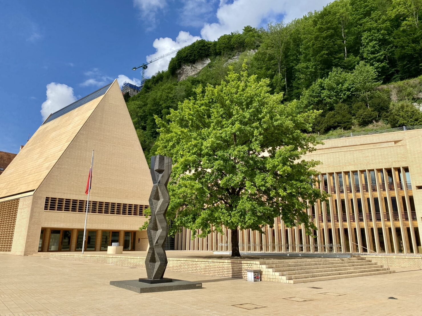 Landtagsgebäude- Tipps für eine Auszeit in Vaduz Liechtenstein