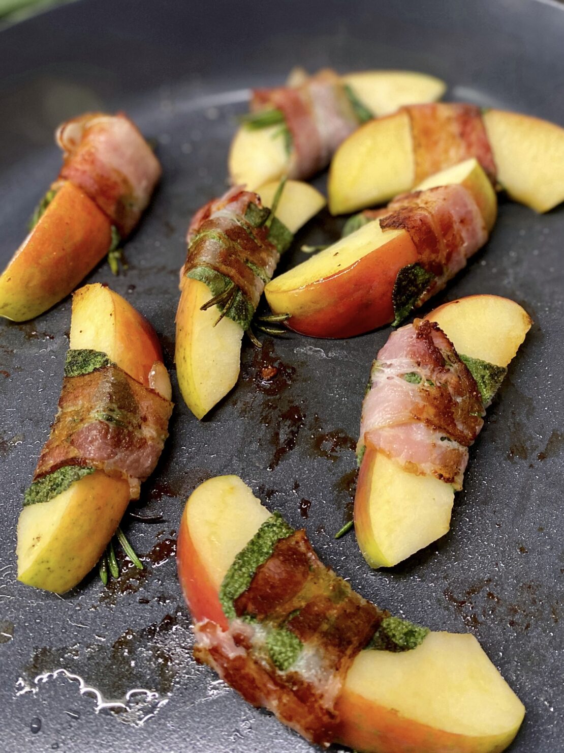 Fruchtig-frische und knusprig-währschafte Apfelschnitze