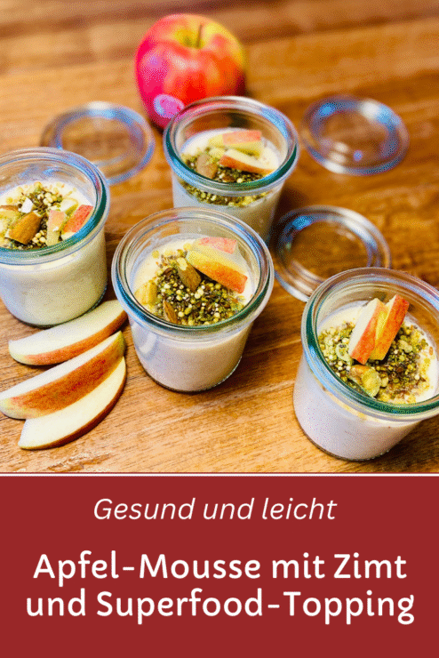 Manchmal darf es durchaus etwas leichter zu und her gehen in der Küche, oder? Aber bitte, trotz allem ohne Verzicht auf Genuss! Unsere Apfel-Mousse mit Pink Ladys, Zimt und Superfood-Topping ist die perfekte Kombination aus fruchtiger Frische, feiner Cremigkeit und einem Hauch von Wintergewürz. Ein Dessert, das nicht nur gut schmeckt, sondern auch richtig gut tut!