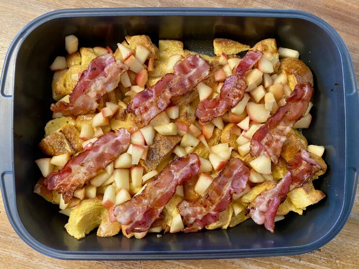 French Toast mit Speck und Äpfeln