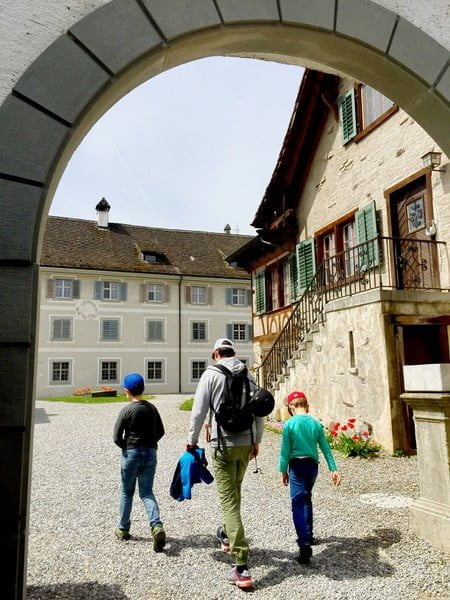 Ausflugstipp für Familien - Mit dem Velo ins Kloster Fahr