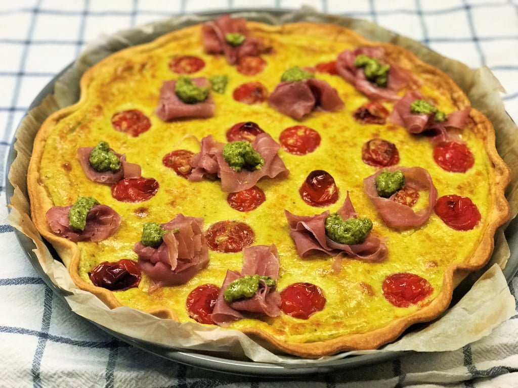 Gemüsewähe Gemüse Wähe mit Tomaten und Pesto