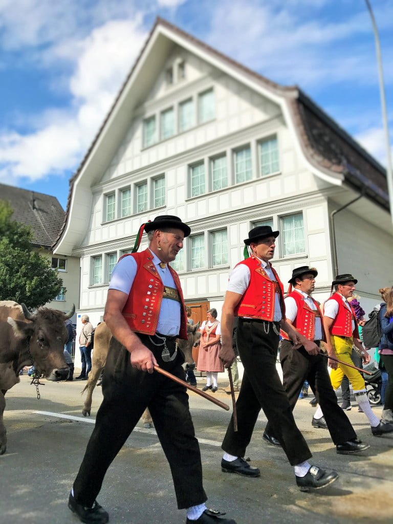 Alpabfahrten und Bauernmärkte: Krönender Abschluss des Sommers in Urnäsch im Appenzell